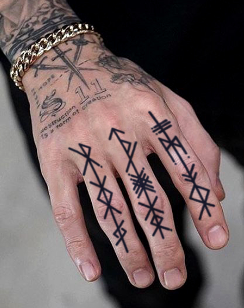 Arrow symbol