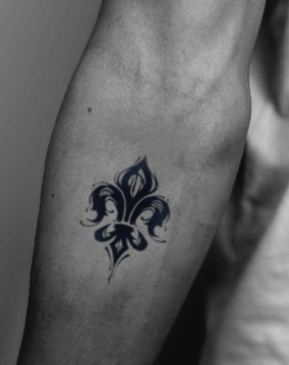 Gothic Fleur-de-lis