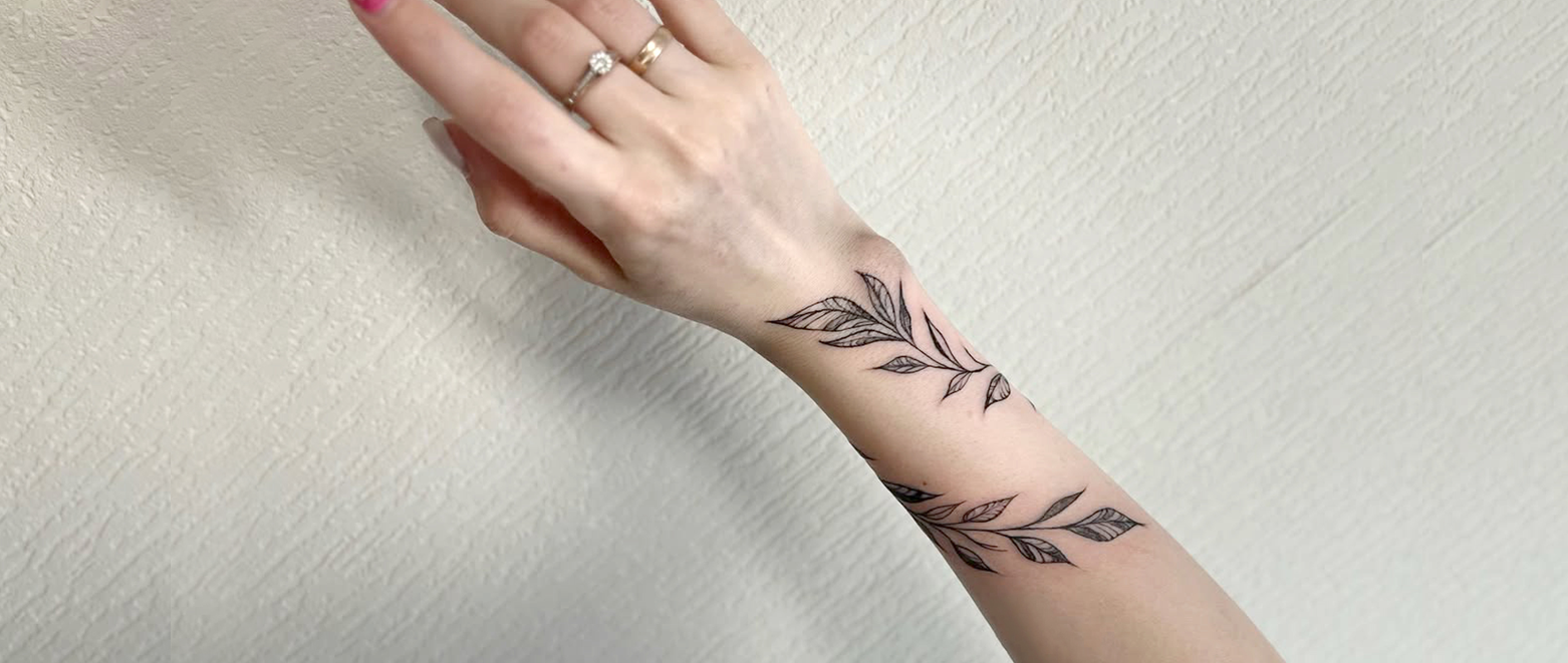 Delicate Botanical Beauty – Instant Nature Inspired Style