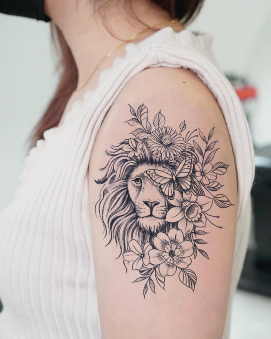 Grace and Power – The Floral Lion Temporary Tattoo