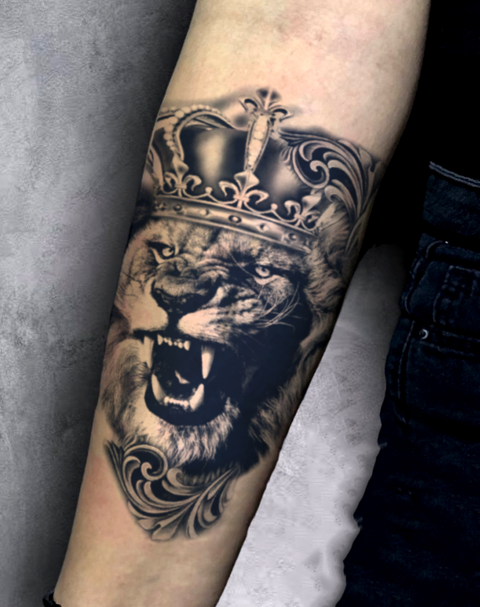 The Lion with the Crown