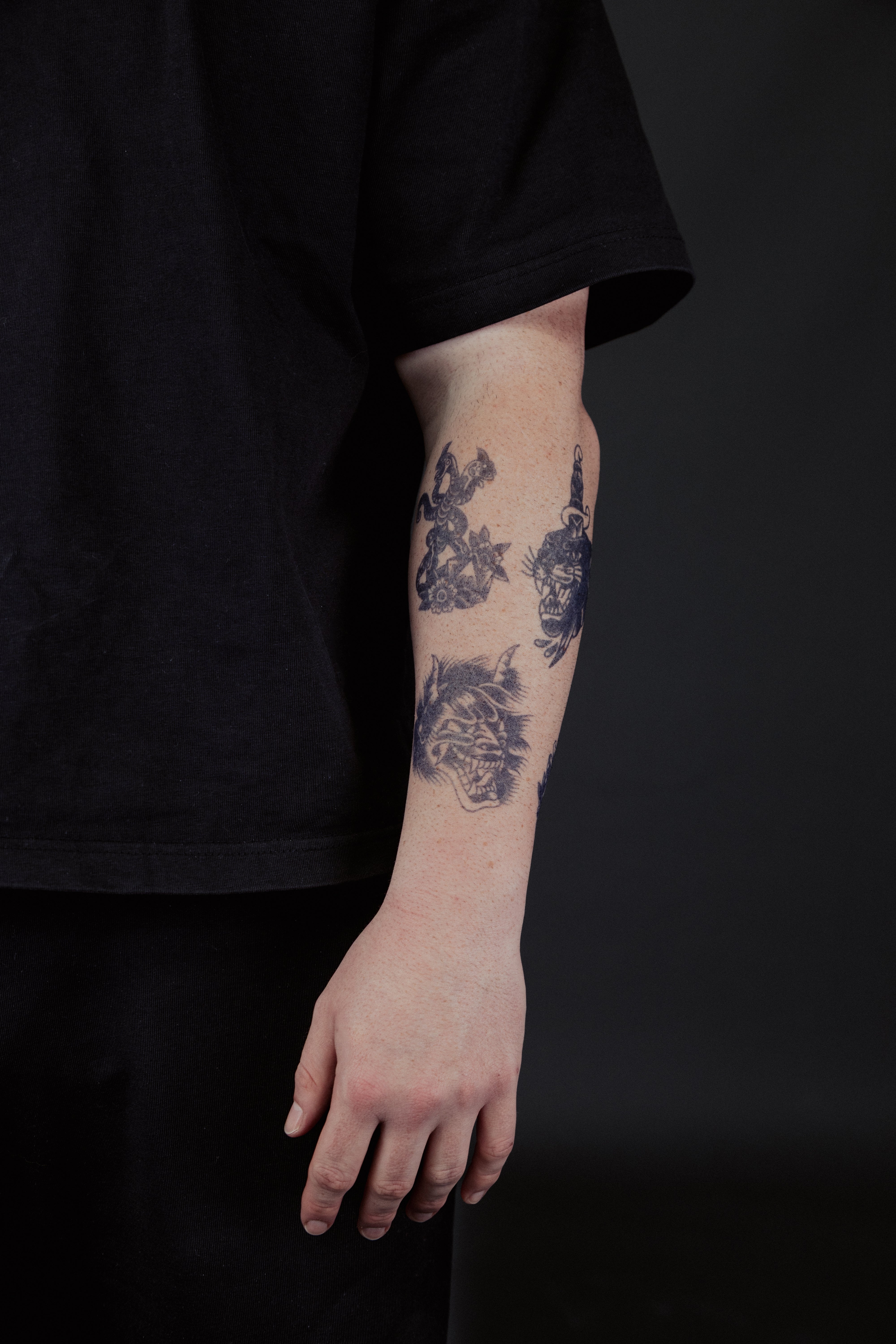 翼と王冠｜男性向けのかっこいいタトゥーデザイン – INKARTLINK