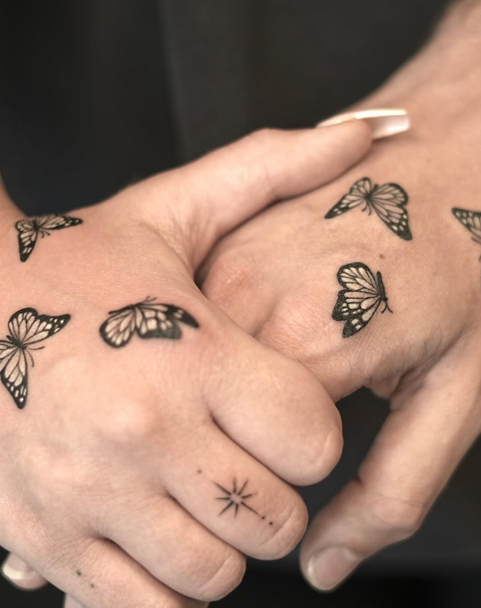 Finger Tattoo