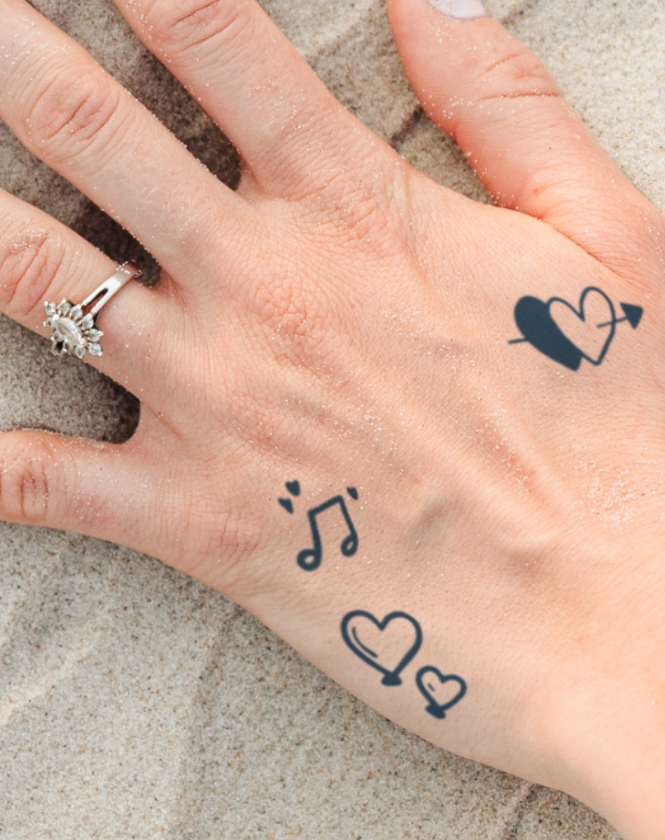 Finger Tattoo