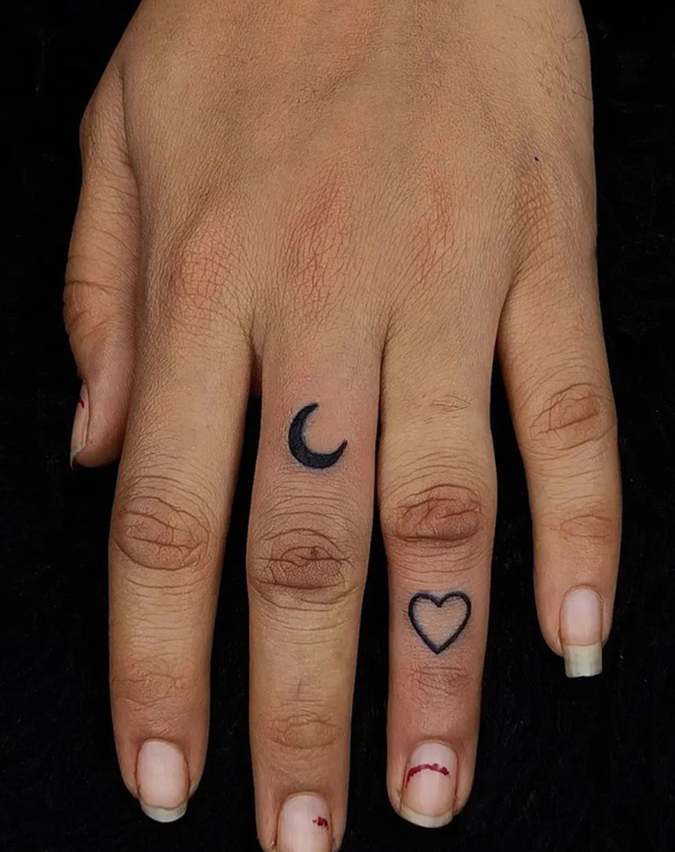 Finger Tattoo