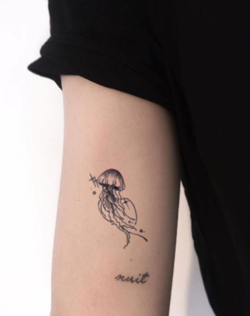 幻想的なクラゲアート